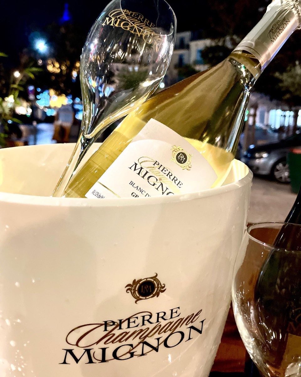 Seau à champagne et coupes